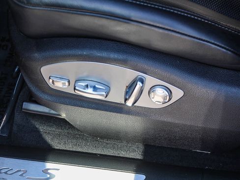 Used 2024 Porsche Macan S AWD/4WD image 19