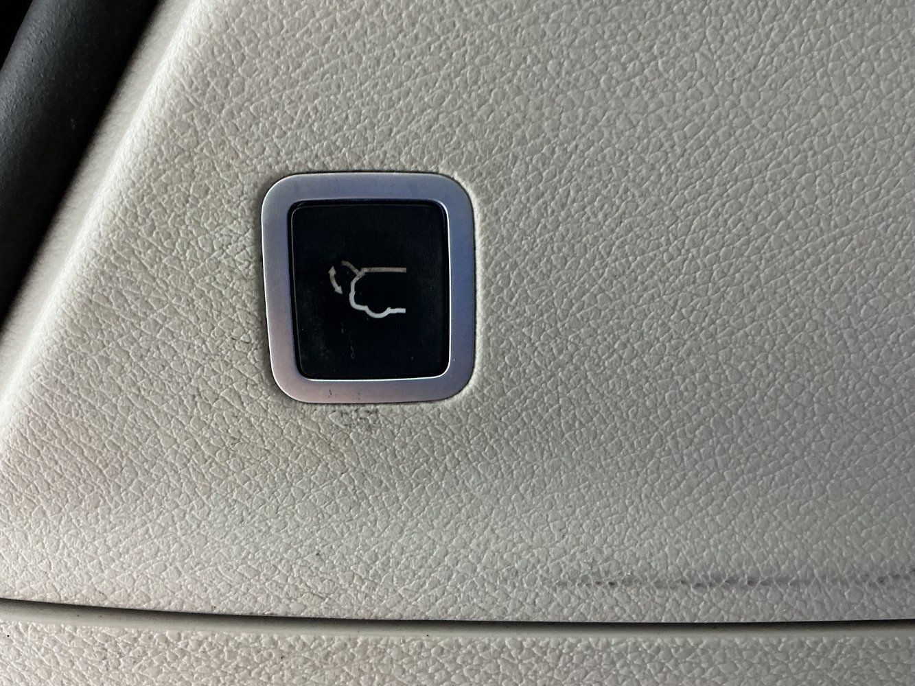Used 2018 Chrysler Pacifica Touring-L FWD image 45