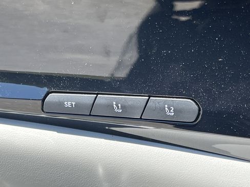 Used 2025 Kia Carnival SX Prestige FWD image 14