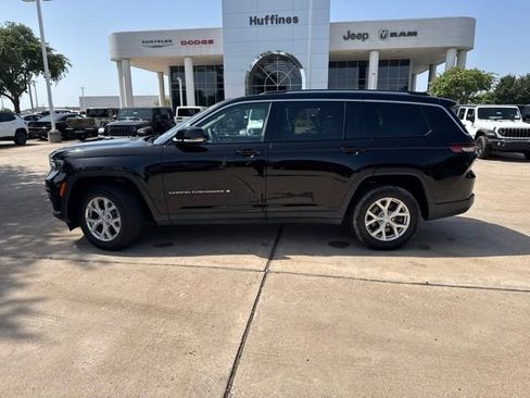 Used 2023 Jeep Grand Cherokee L Limited AWD/4WD image 3