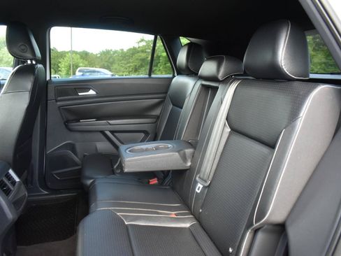 Used 2020 Volkswagen Atlas Cross Sport SE FWD image 26