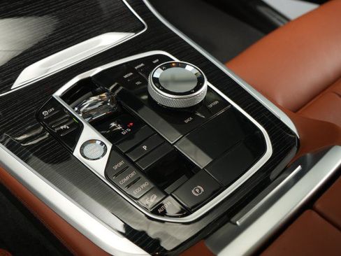 Used 2025 BMW X5 M60i AWD/4WD image 46