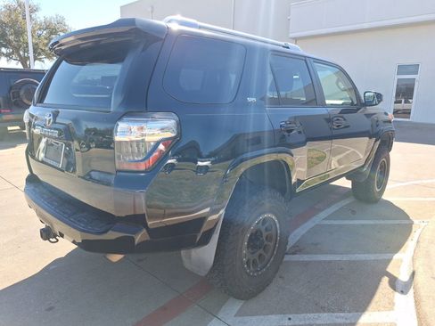 Used 2014 Toyota 4Runner SR5 image 6