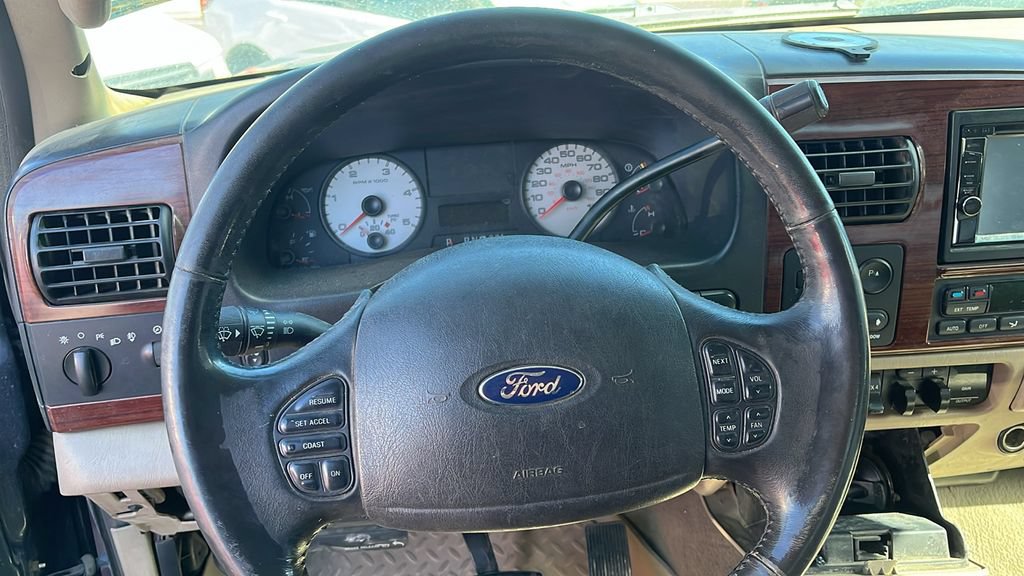 Used 2006 Ford F350 Lariat AWD/4WD image 7