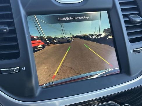 Used 2022 Chrysler 300 Touring image 29