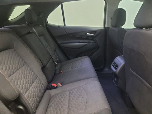 Used 2018 Chevrolet Equinox LT FWD image 19