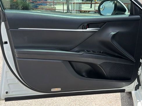 Certified 2018 Toyota Camry SE FWD image 13