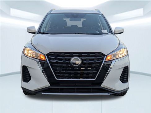 Used 2023 Nissan Kicks SV image 10