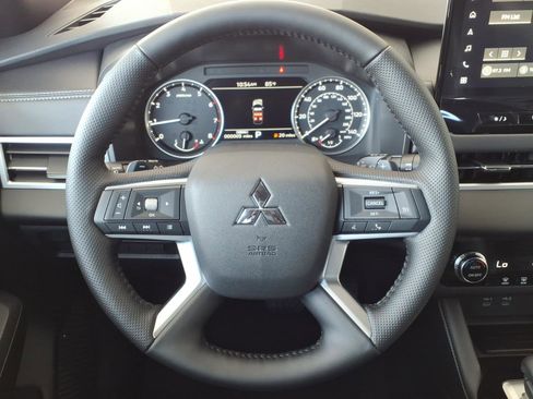 New 2026 Mitsubishi Outlander LE FWD image 13
