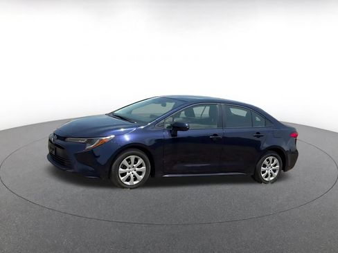 Used 2025 Toyota Corolla LE FWD image 8