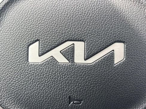 New 2026 Kia Carnival LX FWD image 40