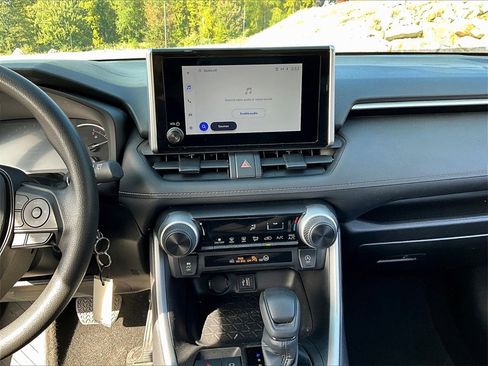 Used 2023 Toyota RAV4 LE image 29