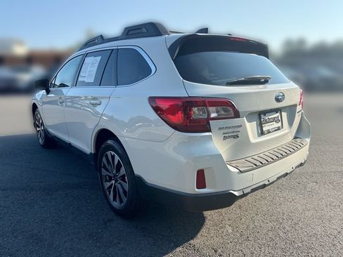 Used 2017 Subaru Outback 2.5i Limited AWD/4WD image 6