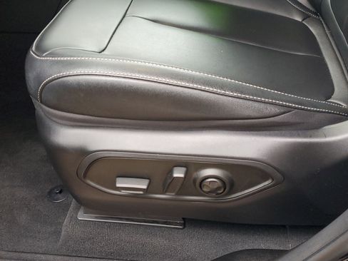 Used 2024 Jeep Grand Cherokee Limited image 9