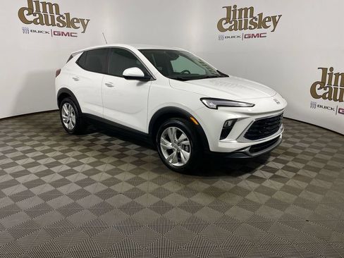 Certified 2024 Buick Encore GX Preferred w/ Comfort Package FWD image 1