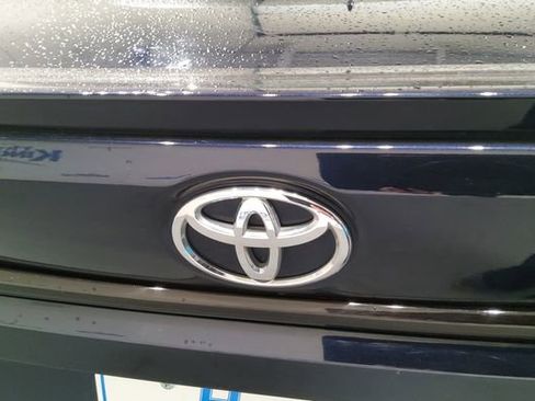 Used 2022 Toyota Corolla SE FWD image 36