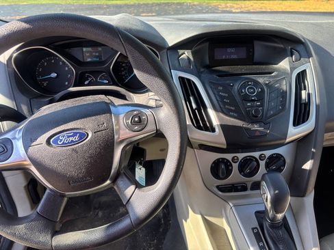 Used 2012 Ford Focus SE image 11