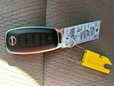 Used 2025 Nissan Rogue SV image 31