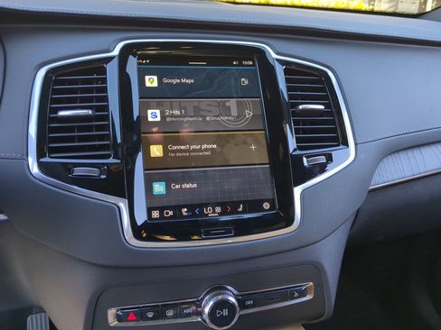 Used 2025 Volvo XC90 B6 Ultra w/ Protection Package Premier image 22