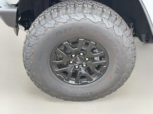 New 2026 Ford Bronco Raptor w/ Interior Carbon Fiber Pack AWD/4WD image 33