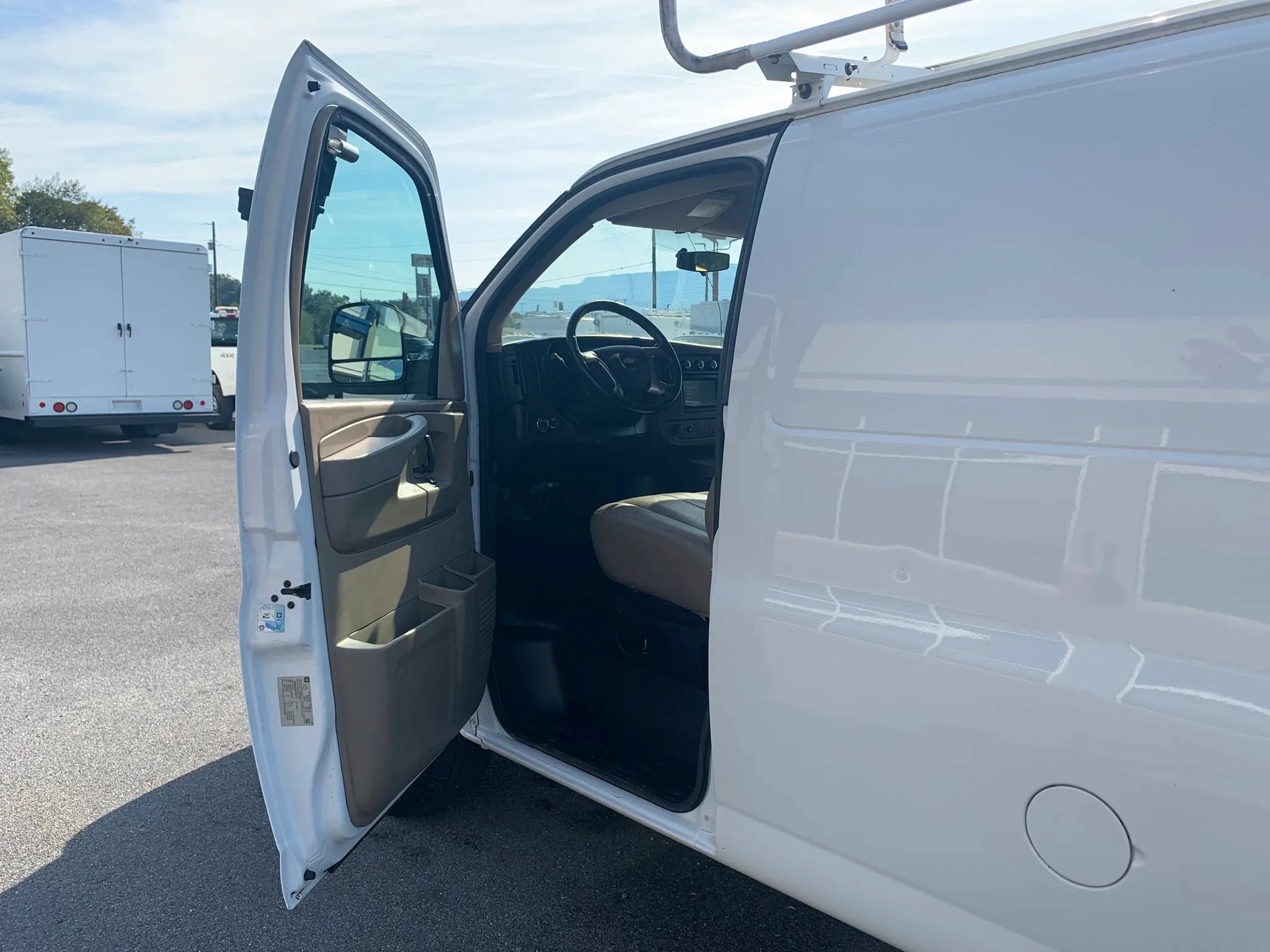 Used 2014 Chevrolet Express 1500 RWD image 7