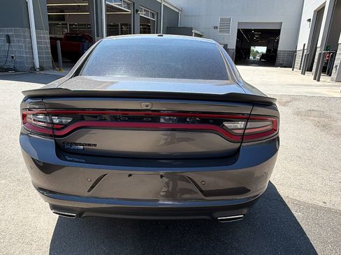Used 2022 Dodge Charger SXT w/ Blacktop Package image 9