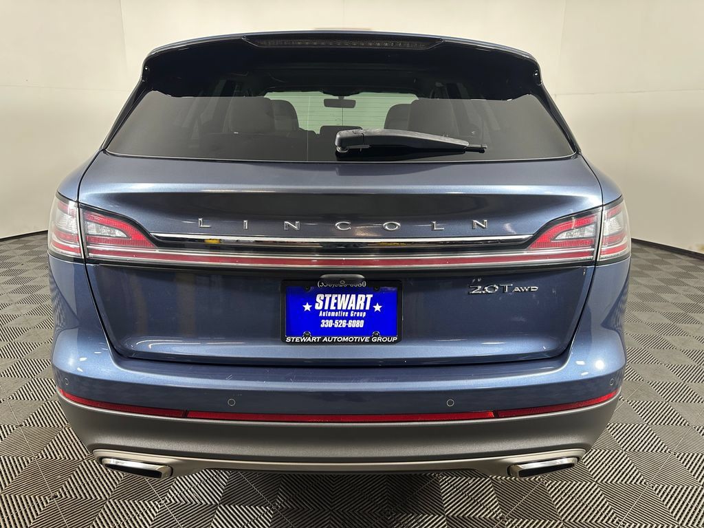 Used 2019 Lincoln Nautilus Premier AWD/4WD image 4