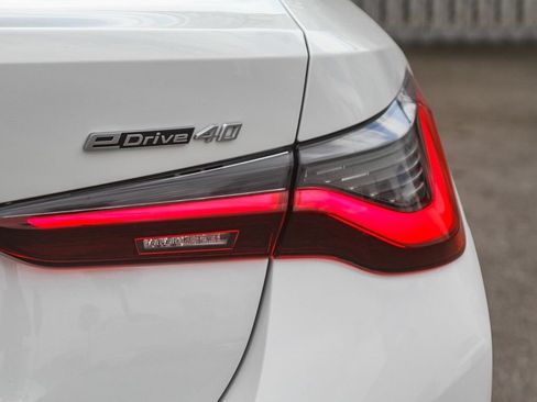 Certified 2023 BMW i4 eDrive40 RWD image 7