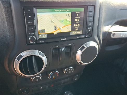 Used 2015 Jeep Wrangler Sahara w/ Connectivity Group AWD/4WD image 14