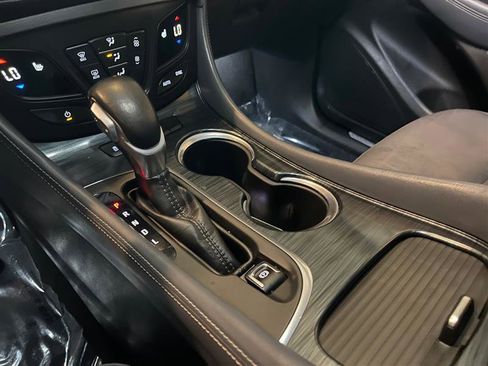 Used 2019 Buick Envision Essence image 27