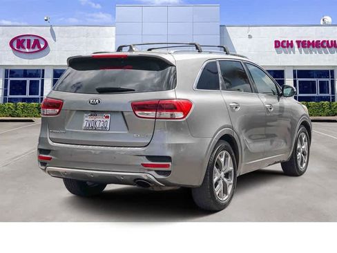 Used 2017 Kia Sorento SX image 4