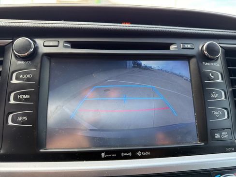 Used 2016 Toyota Highlander XLE AWD/4WD image 28