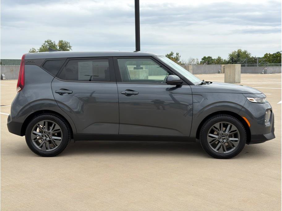 Used 2022 Kia Soul EX FWD image 9