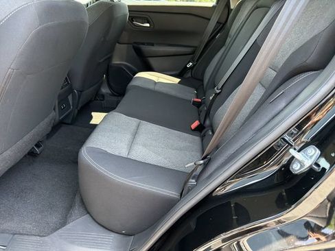 Used 2025 Nissan Rogue SV FWD image 28