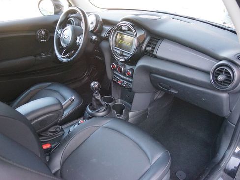 Used 2017 MINI Cooper 2-Door Hardtop image 27