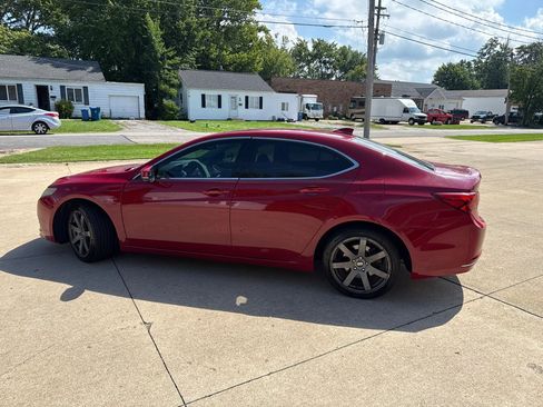 Used 2017 Acura TLX FWD image 5