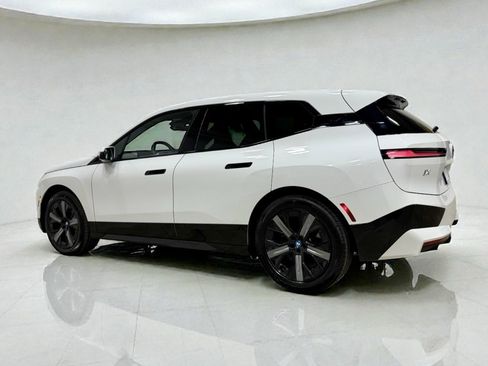 Used 2022 BMW iX xDrive50 w/ Premium Package image 13