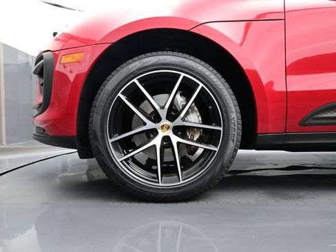 Certified 2023 Porsche Macan AWD/4WD image 6