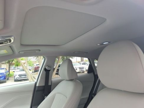 Used 2024 Hyundai Kona Limited FWD image 8
