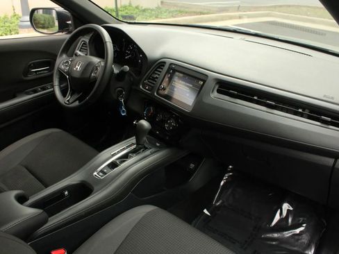 Used 2019 Honda HR-V Sport image 29