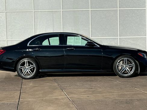 Used 2018 Mercedes-Benz E 300 image 3