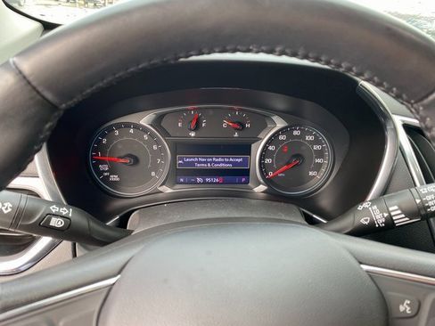 Used 2020 Chevrolet Equinox LT image 32