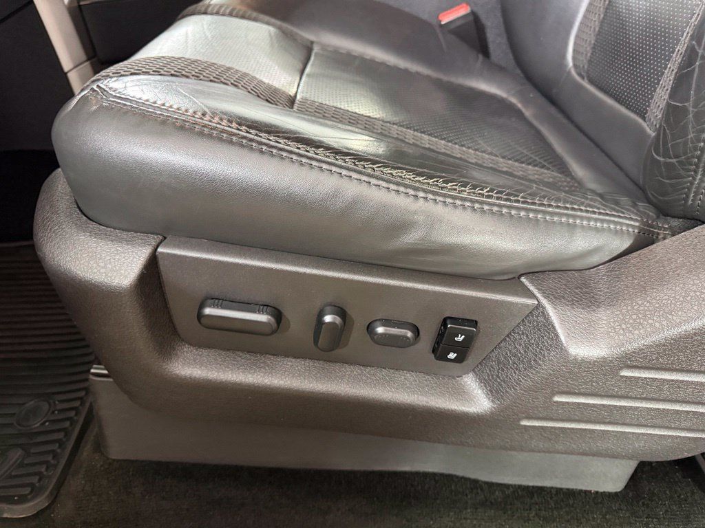 Used 2013 Ford F150 Raptor w/ Luxury Equipment Group AWD/4WD image 20