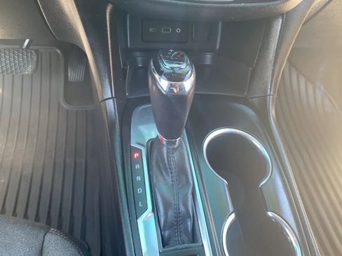 Used 2019 Chevrolet Equinox LT FWD image 18