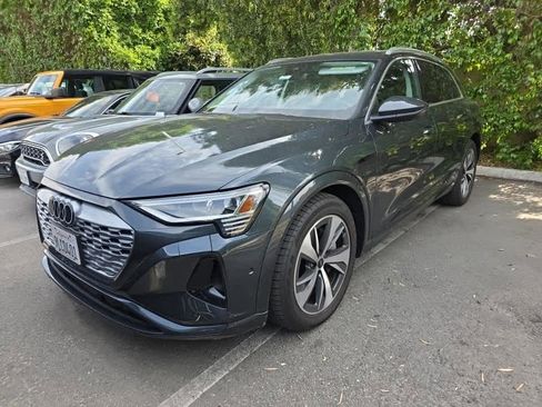 Used 2024 Audi Q8 e-tron Premium Plus image 2