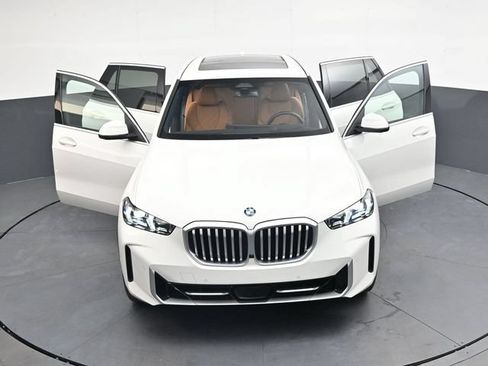 Used 2026 BMW X5 xDrive40i w/ Premium Package AWD/4WD image 38