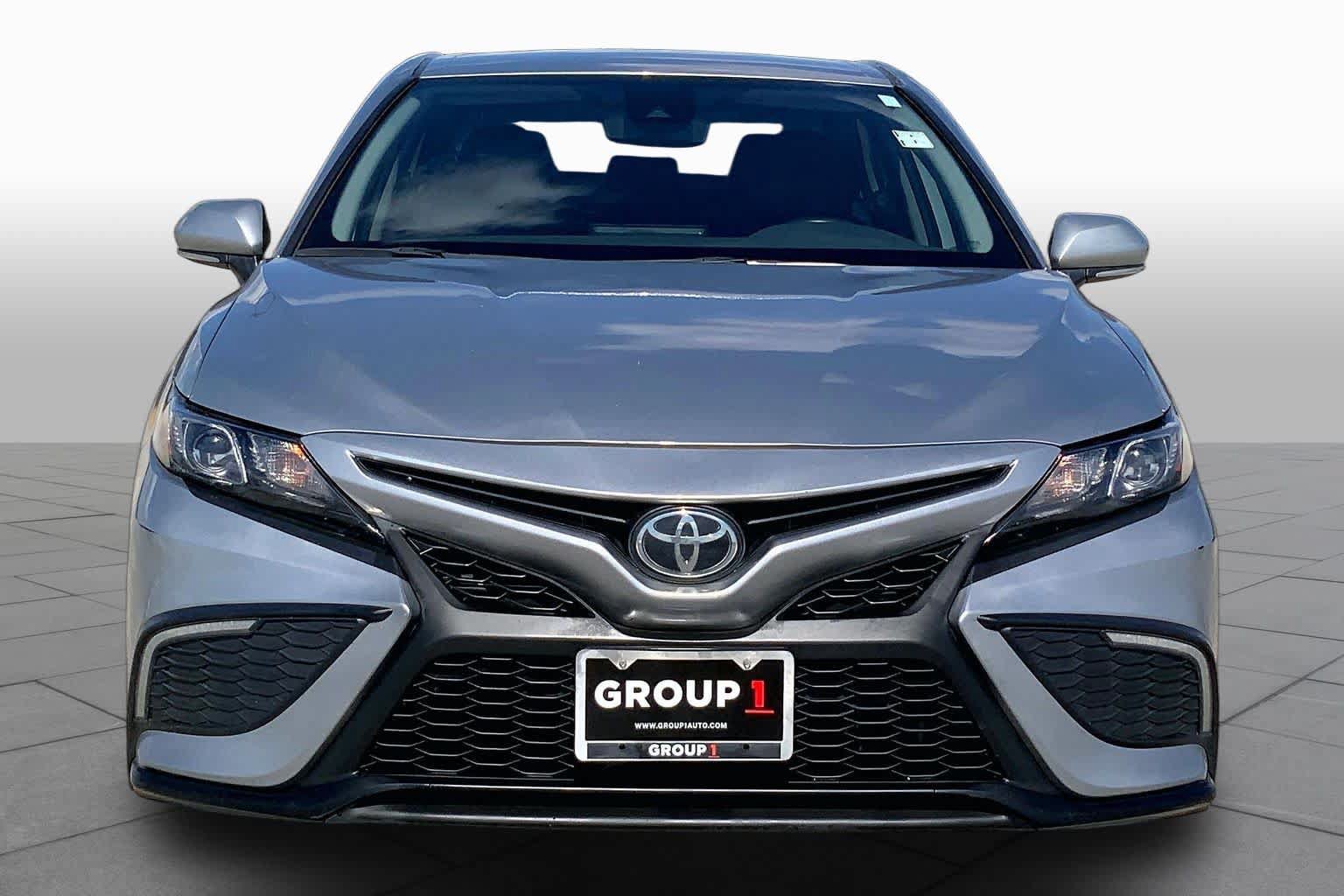 Used 2024 Toyota Camry SE FWD image 4