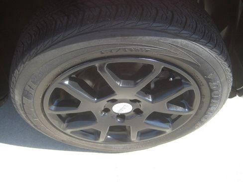 Used 2019 Jeep Renegade Latitude w/ Cold Weather Group image 9