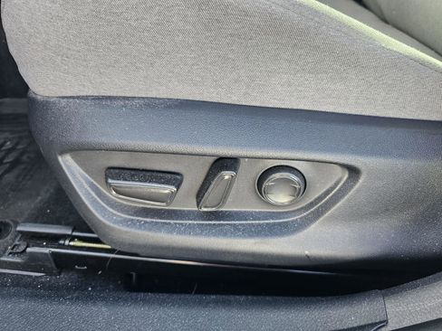 Used 2025 Toyota Camry LE w/ Convenience Package image 28