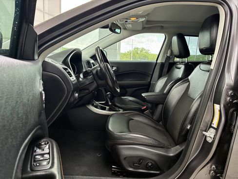 Used 2020 Jeep Compass Latitude AWD/4WD image 16